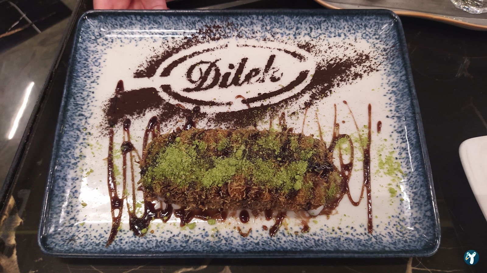 Dilek Pastanesi Zuhuratbaba