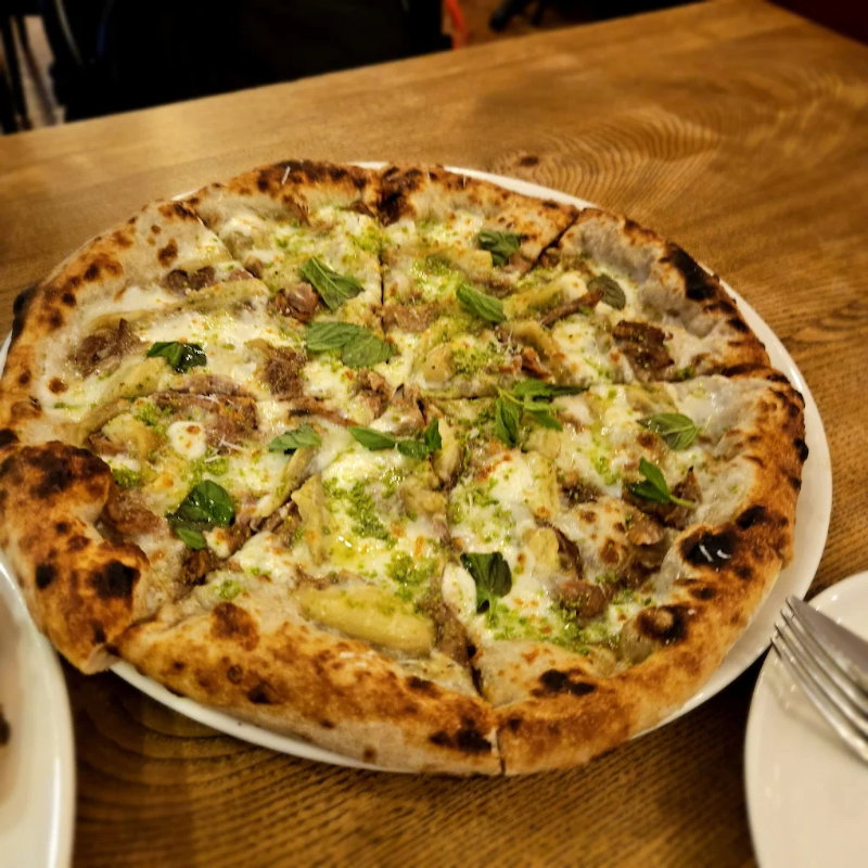 Unica ekşimaya pizza