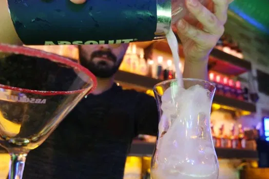 Vecihi Bar resimleri