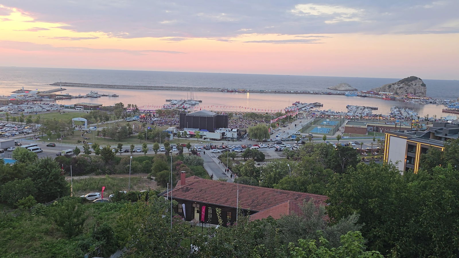 Bi̇li̇r Pastry Shop