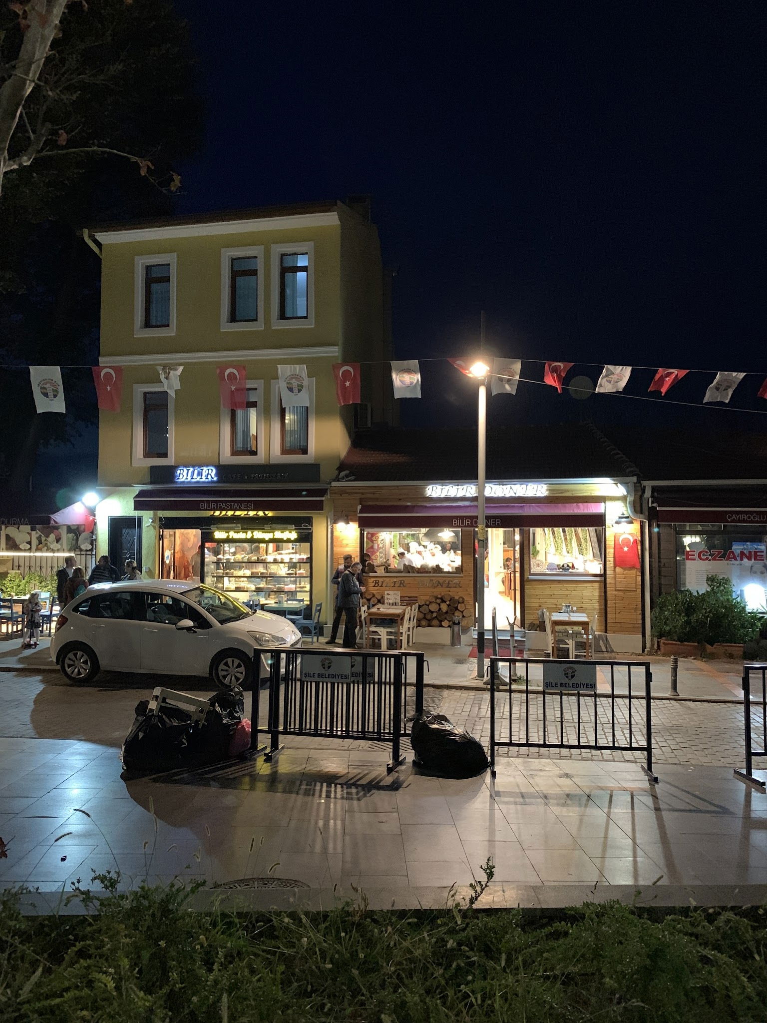 Bi̇li̇r Pastry Shop