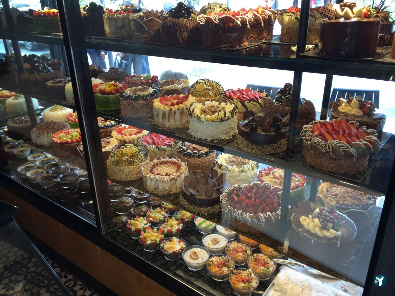 Bi̇li̇r Pastry Shop