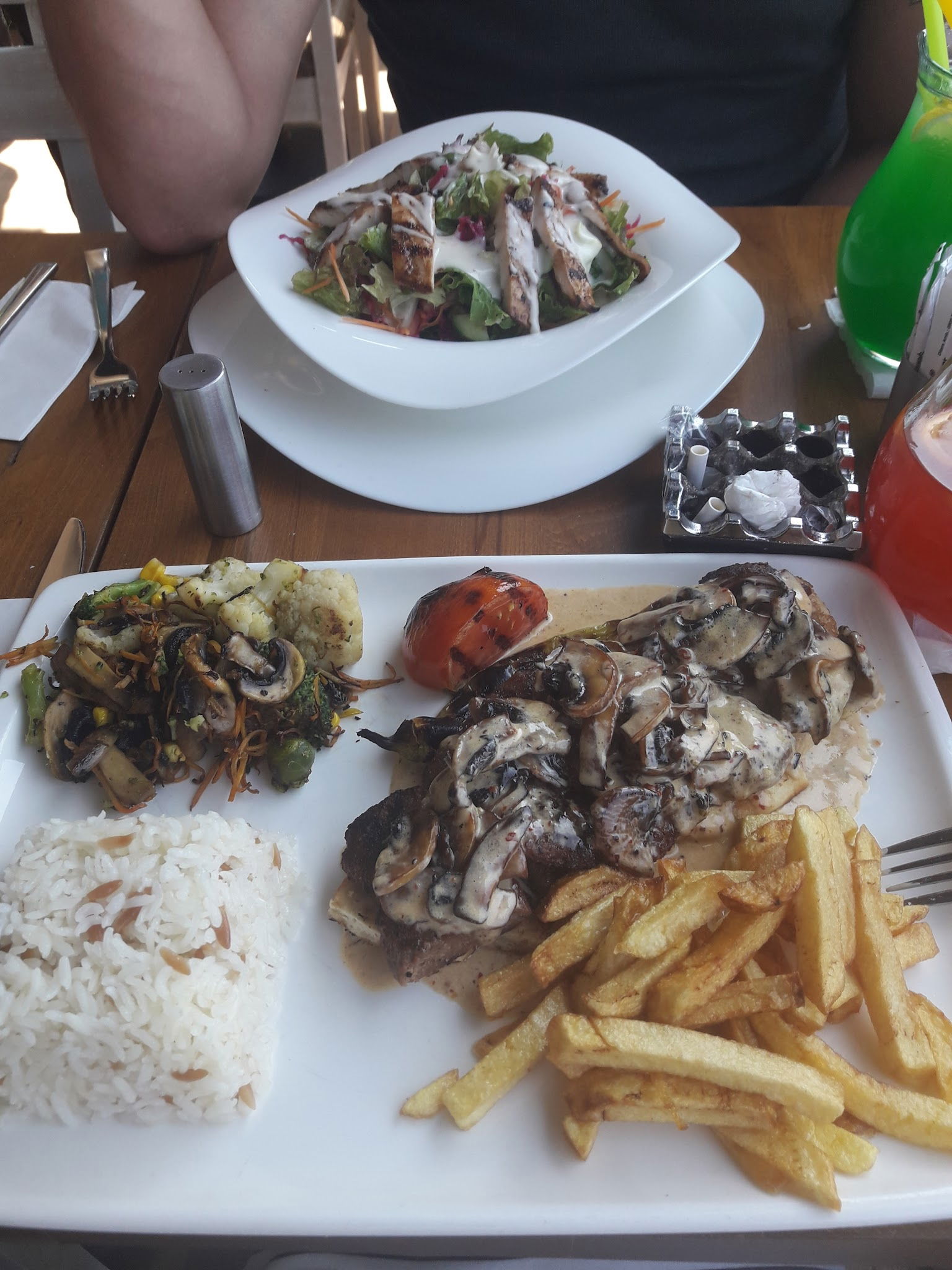 Bi̇li̇r Pastry Shop