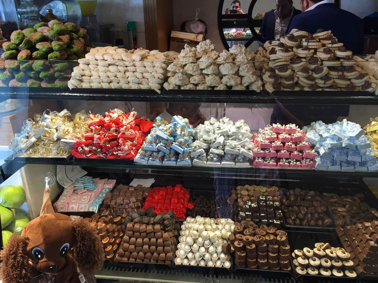 Bi̇li̇r Pastry Shop