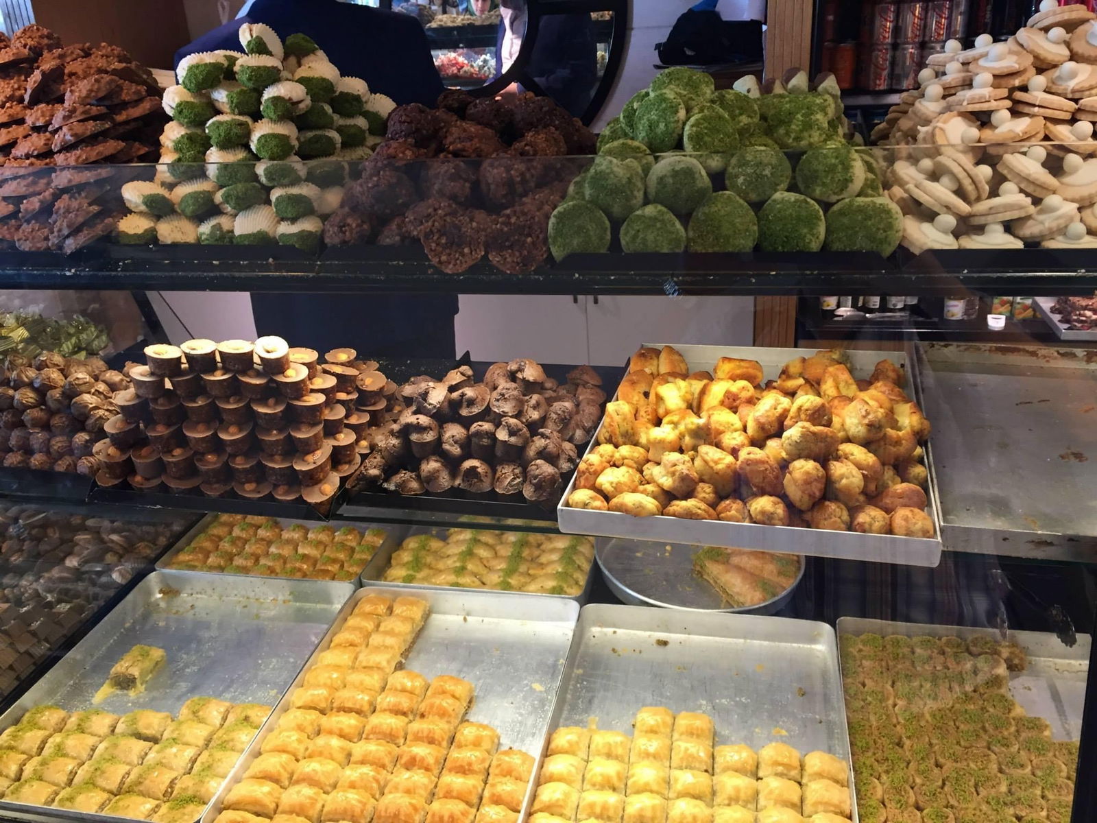 Bi̇li̇r Pastry Shop