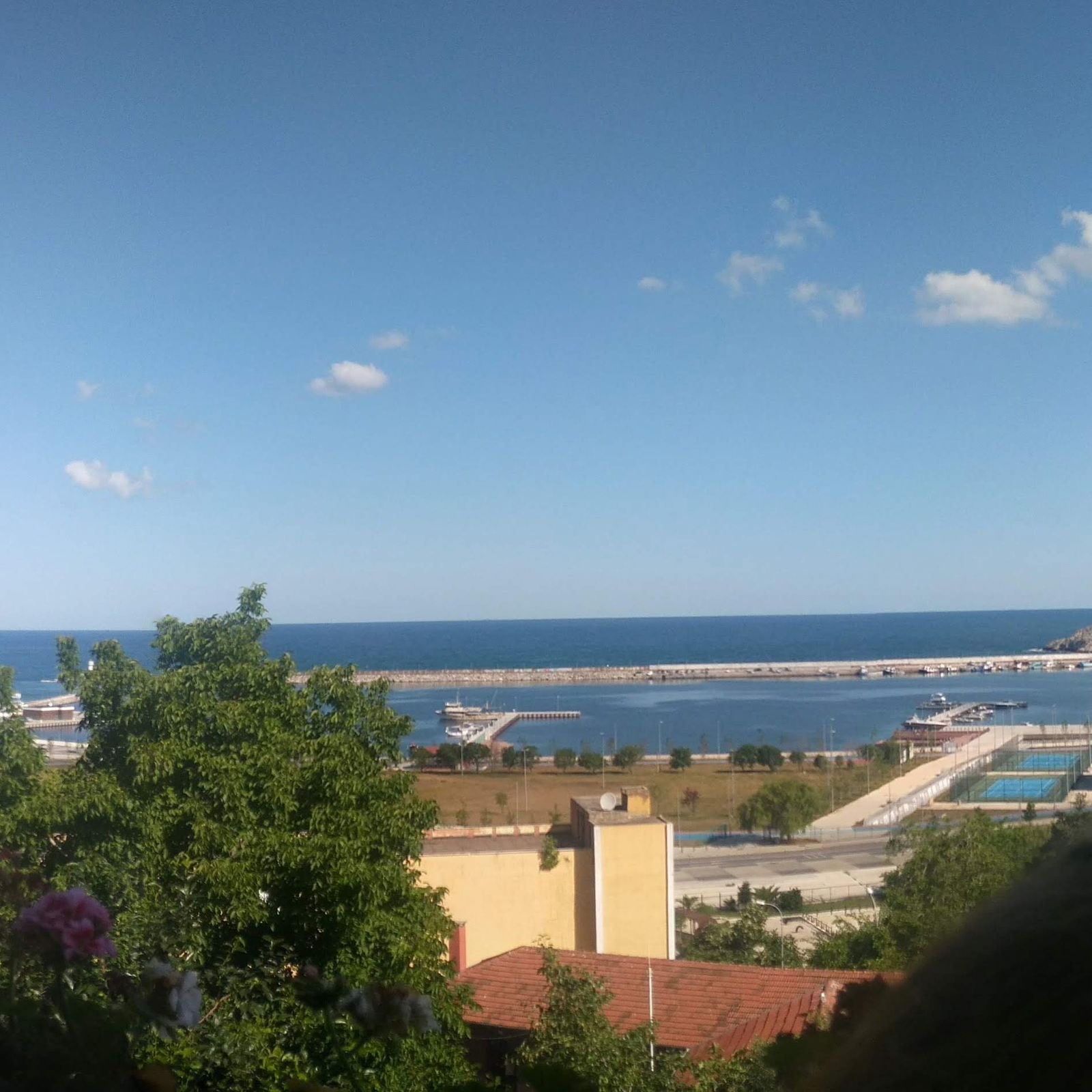 Bi̇li̇r Pastry Shop