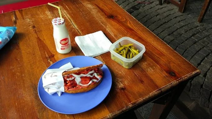 Ayvalik Tostu Burada Yenir (Mesut Büfe)