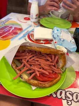 Ayvalik Tostu Burada Yenir (Mesut Büfe) resimleri