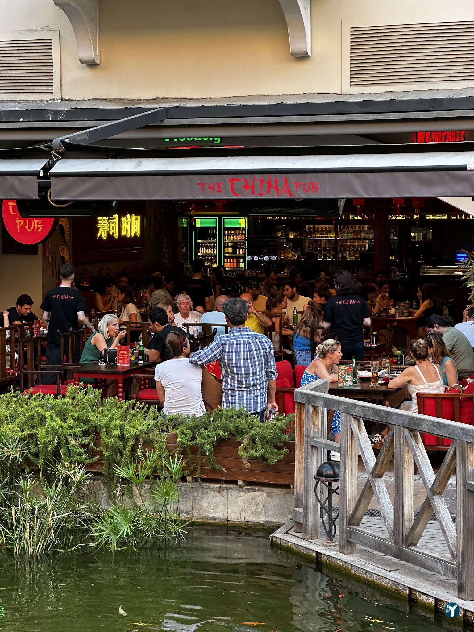 The China Pub Mavibahçe