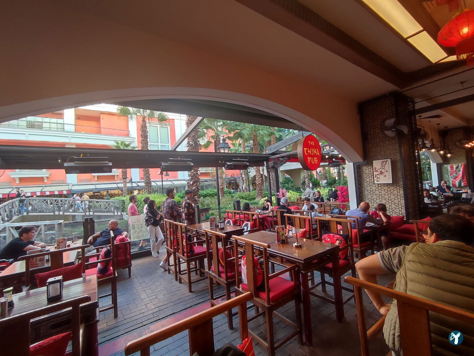 The China Pub Mavibahçe