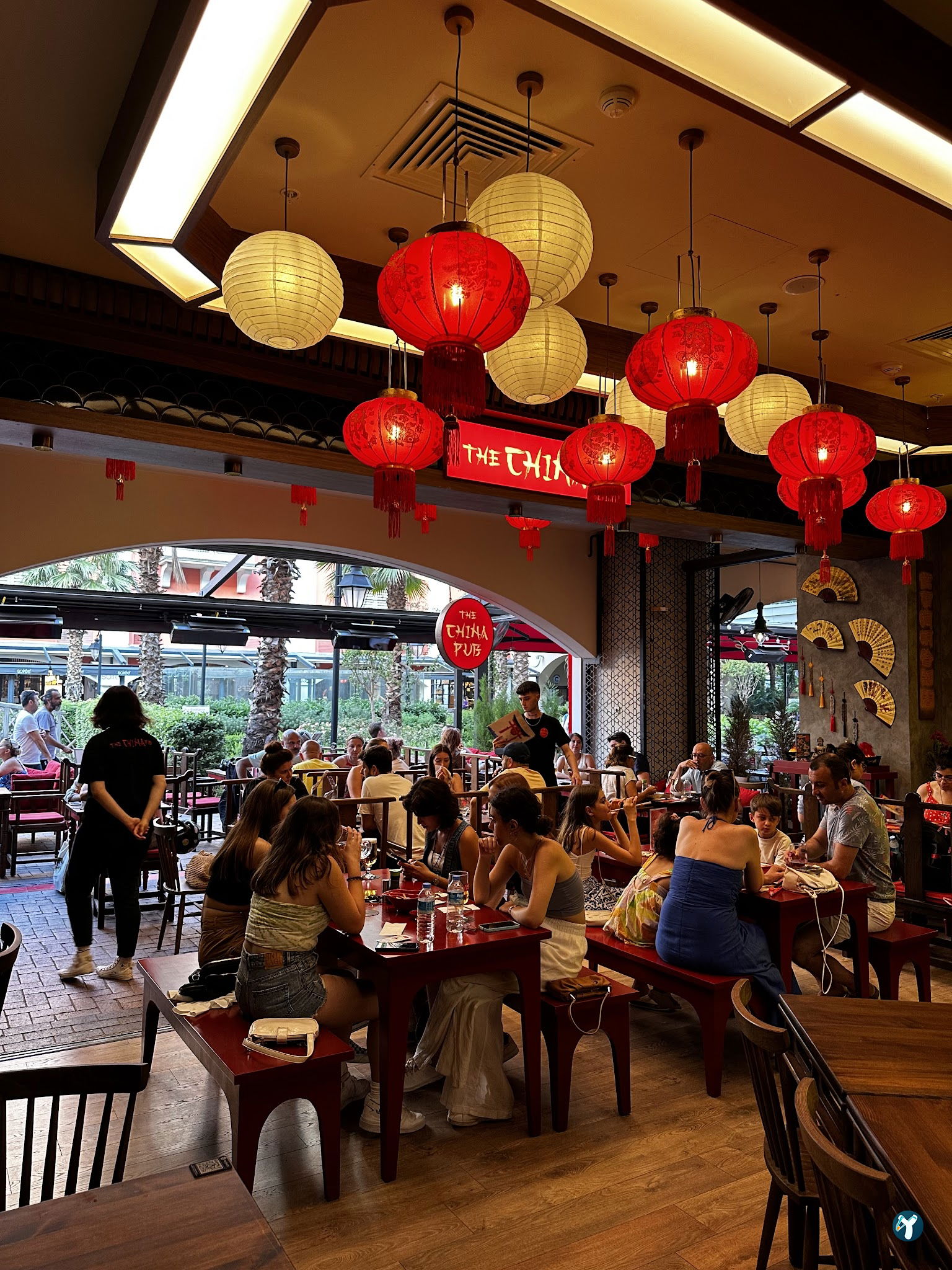 The China Pub Mavibahçe