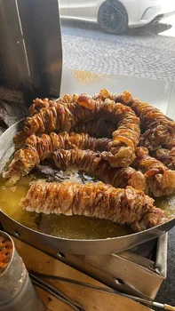 Şölen Kokoreç resimleri