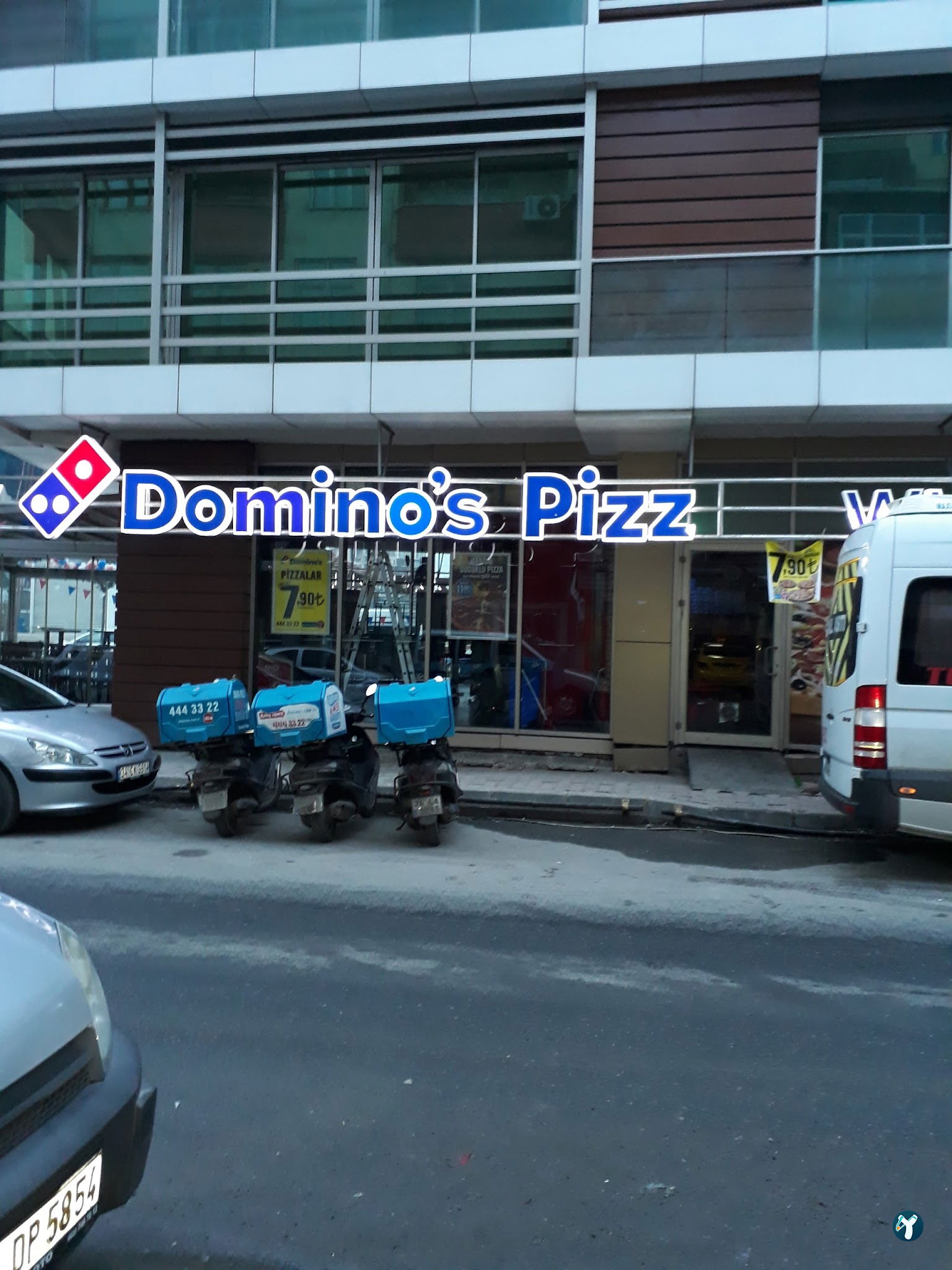 Domino'S Pizza