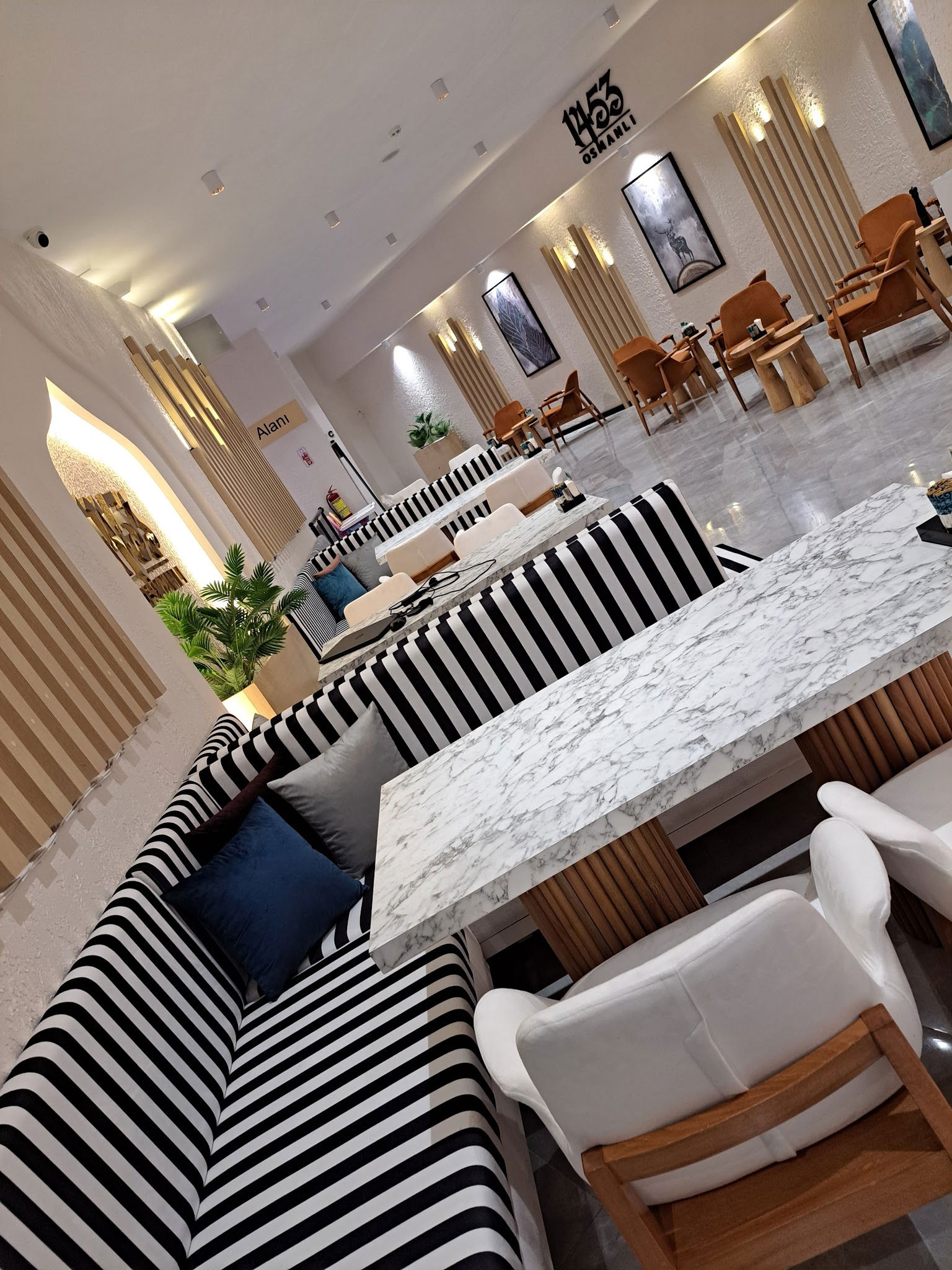 1453 Osmanlı Cafe & Restaurant