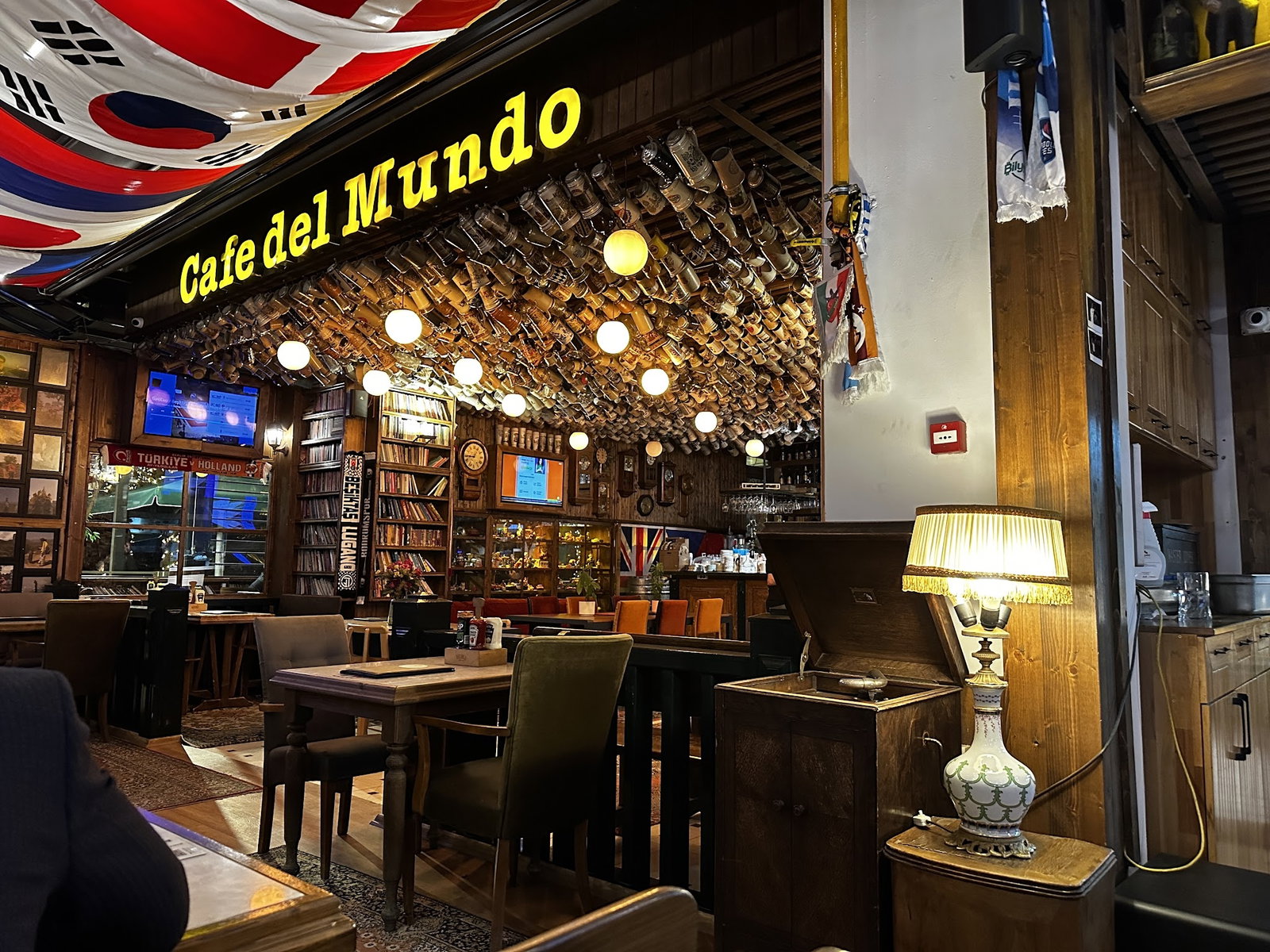 Varuna Gezgin Cafe - Eskişehir - Cassaba