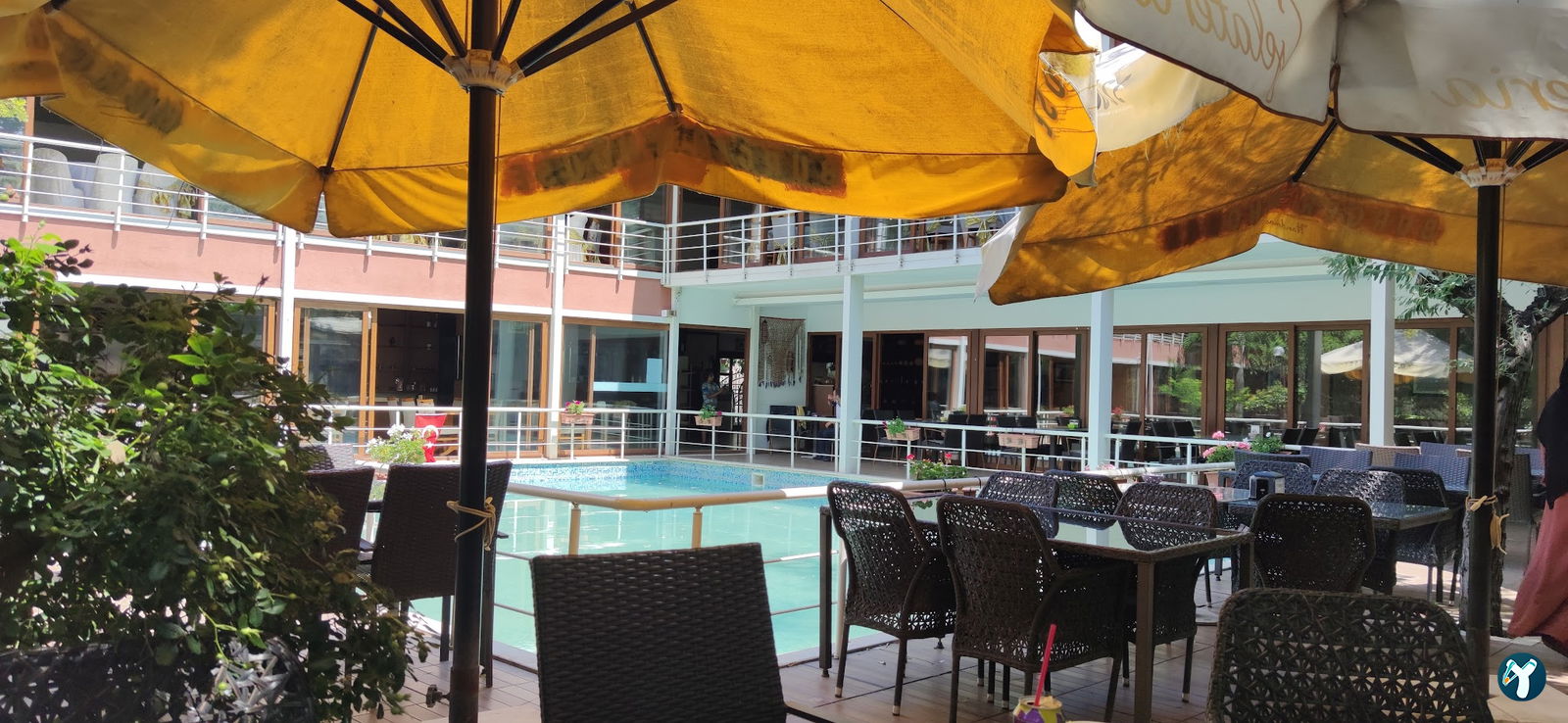 Tarçın Bistro Cafe