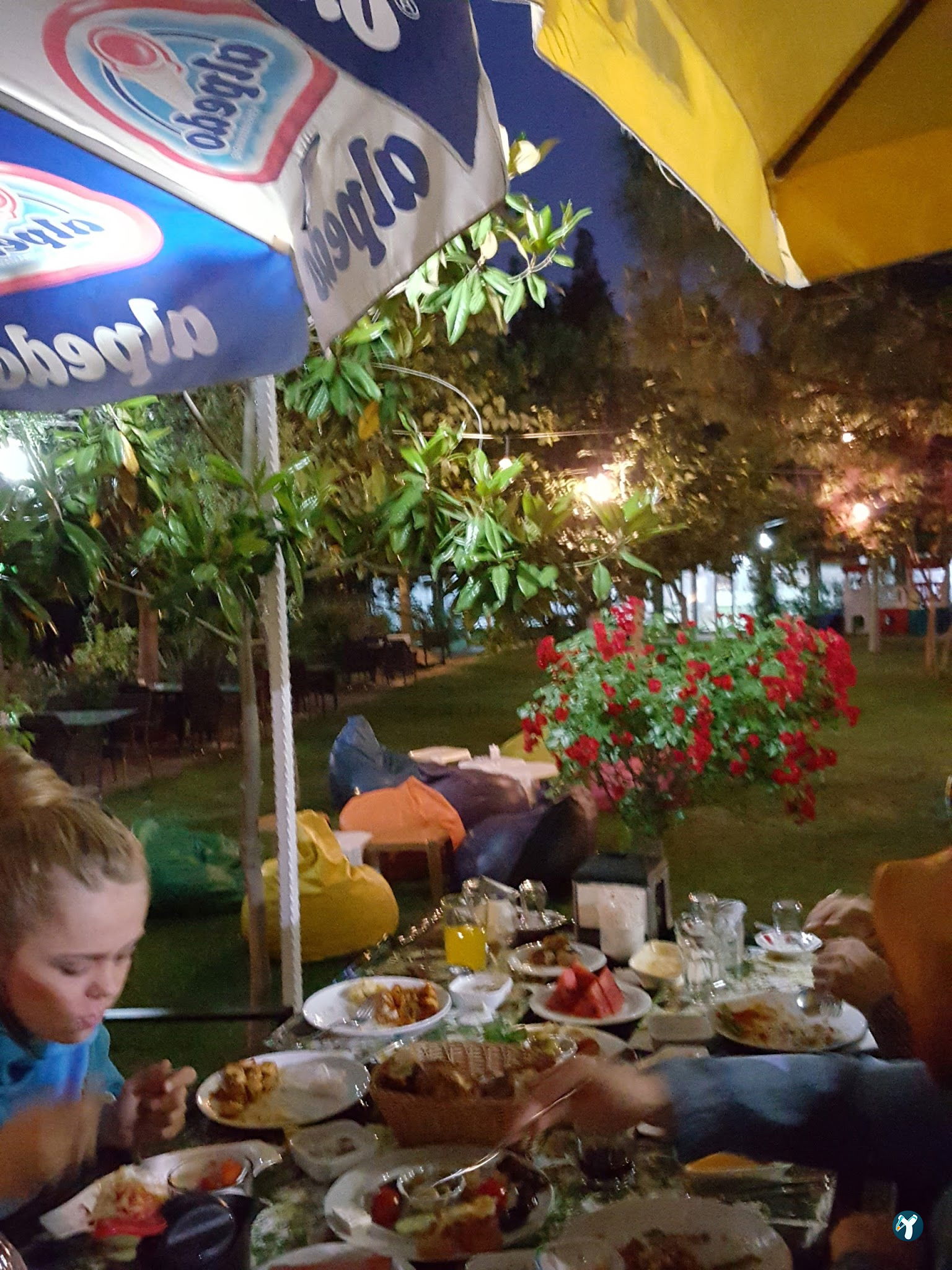 Tarçın Bistro Cafe