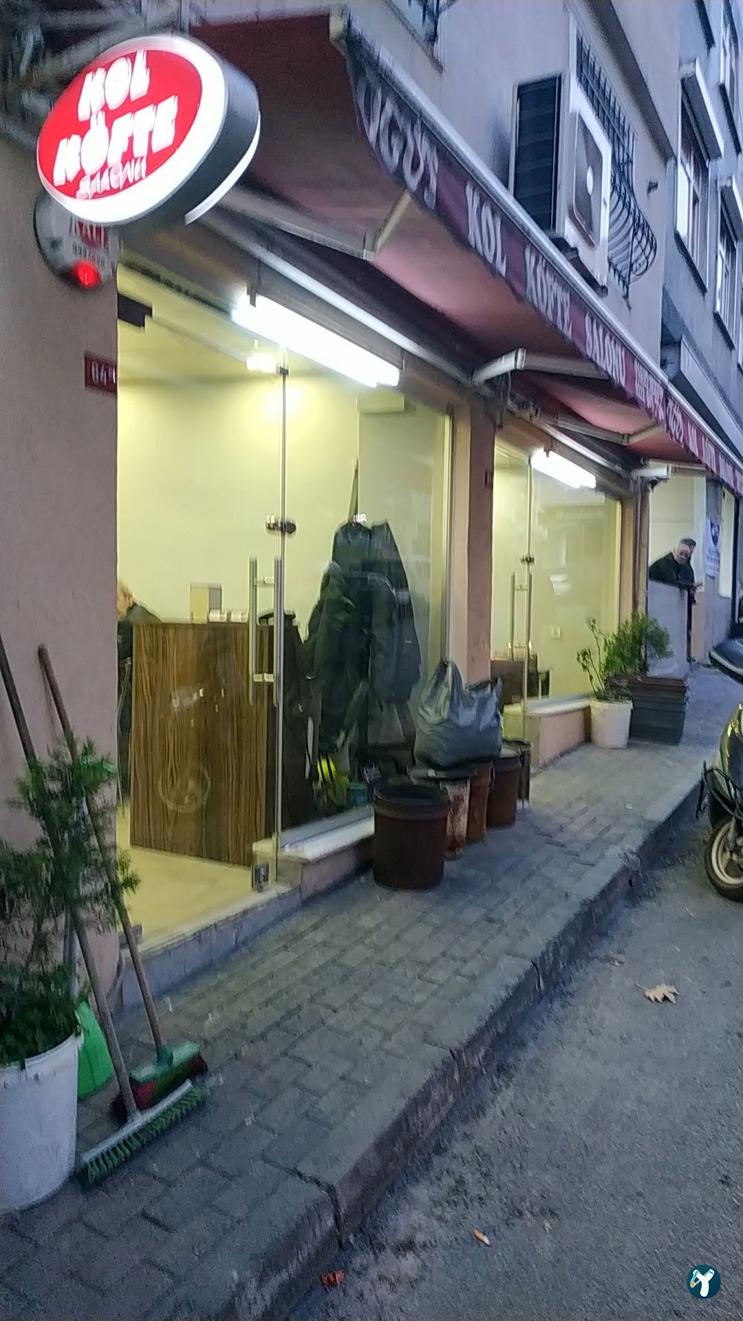 Öğüt Kol Köfte Salonu