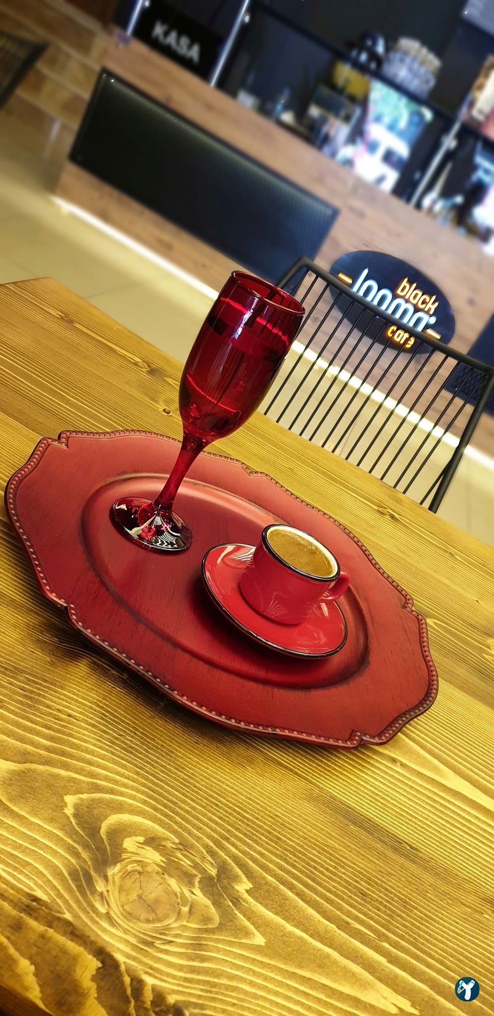 Black Loqma Cafe