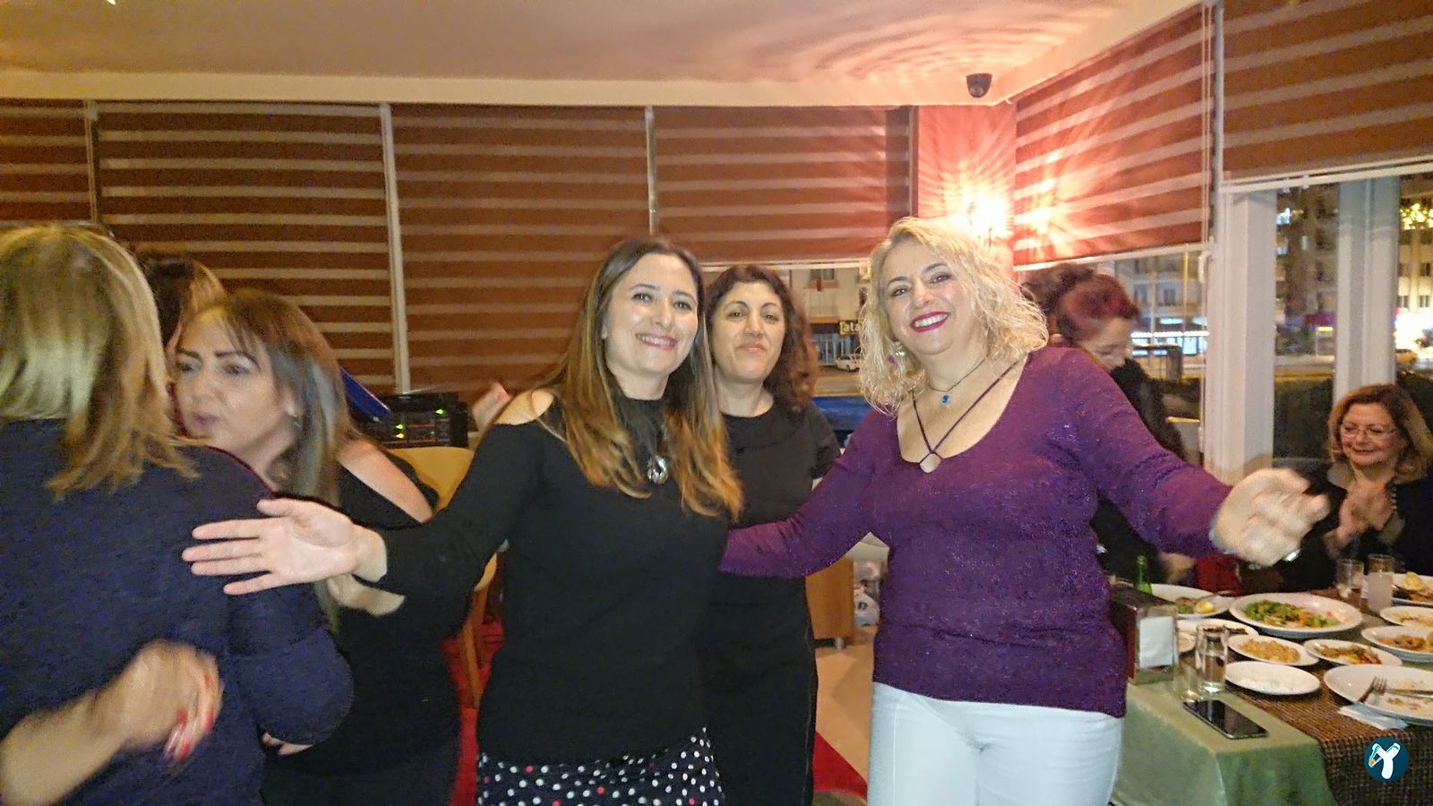 Nezi̇h Bi̇r Yer