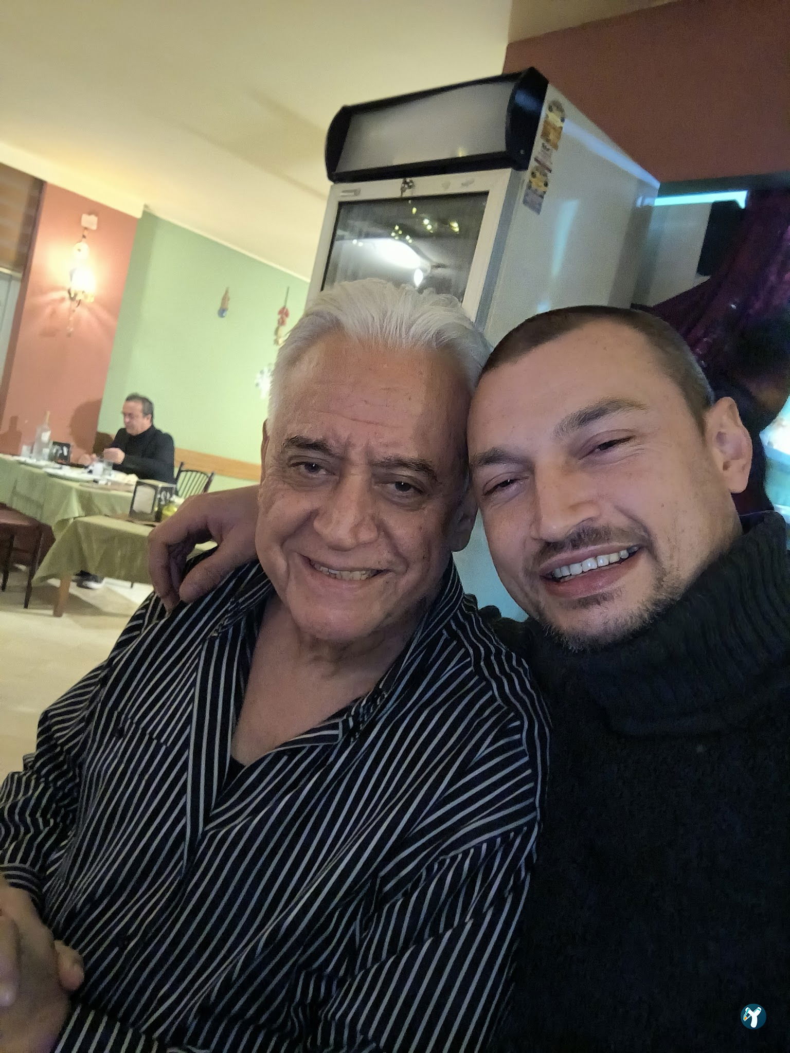 Nezi̇h Bi̇r Yer