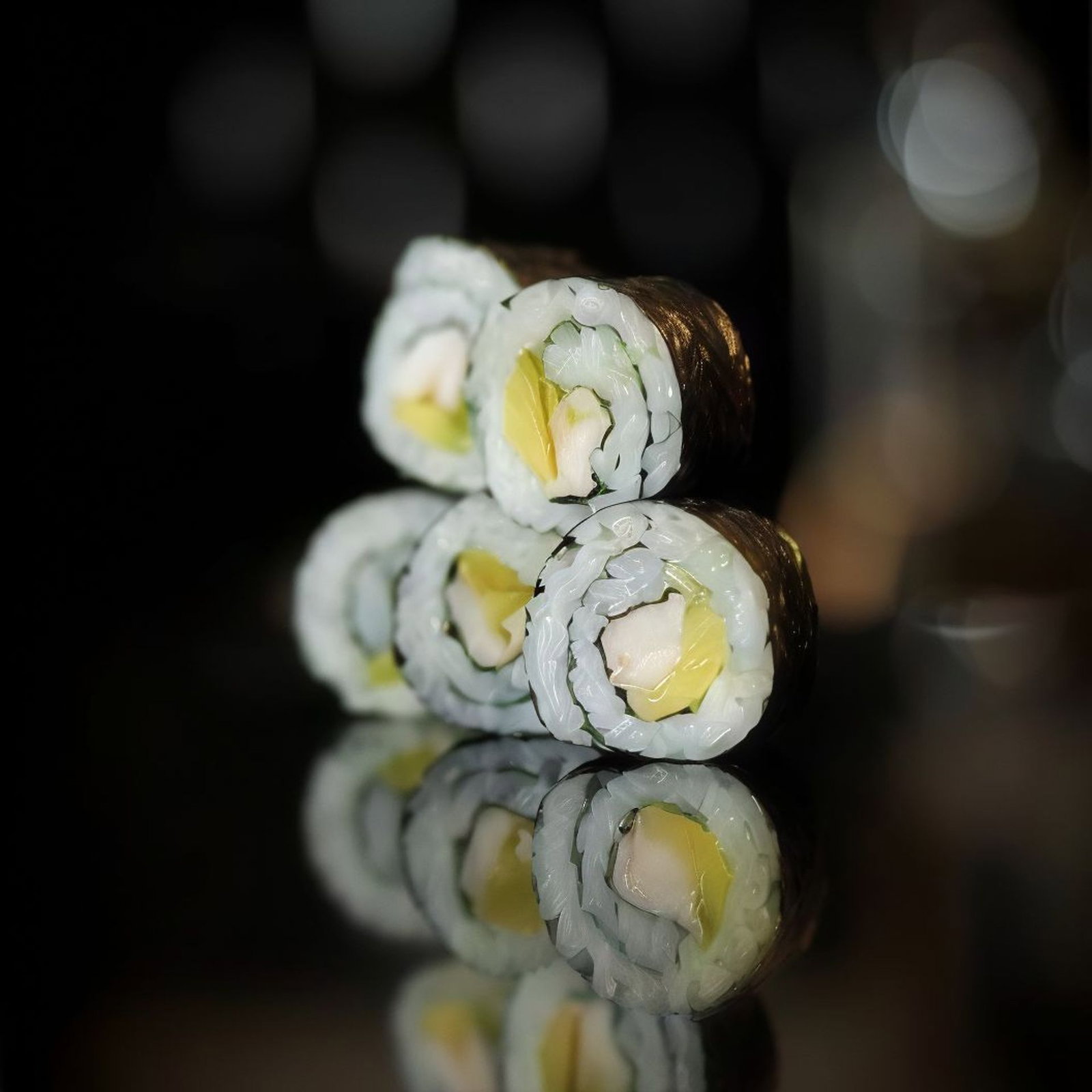 Ebi Avokado Maki (6 Pcs.)
