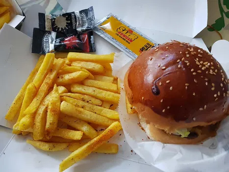 Şakir Burger Esenler resimleri