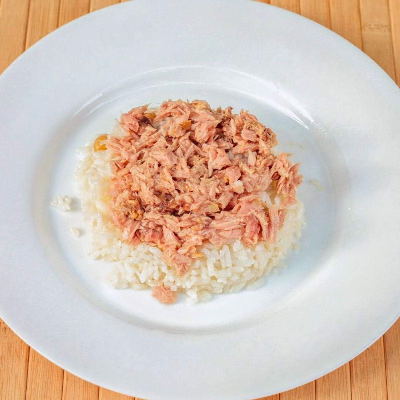 Bulgur Pilavı Üstü Ton Balığı