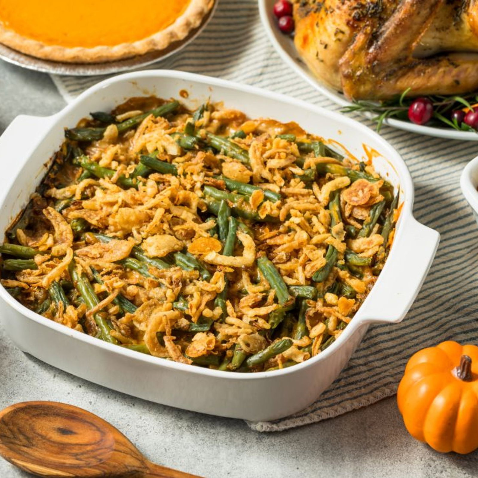 Bulgur Pilavı Üstü Tavuklu Taze Fasulye