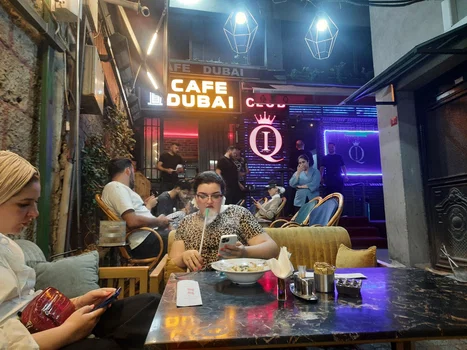 Cafe Dubai resimleri