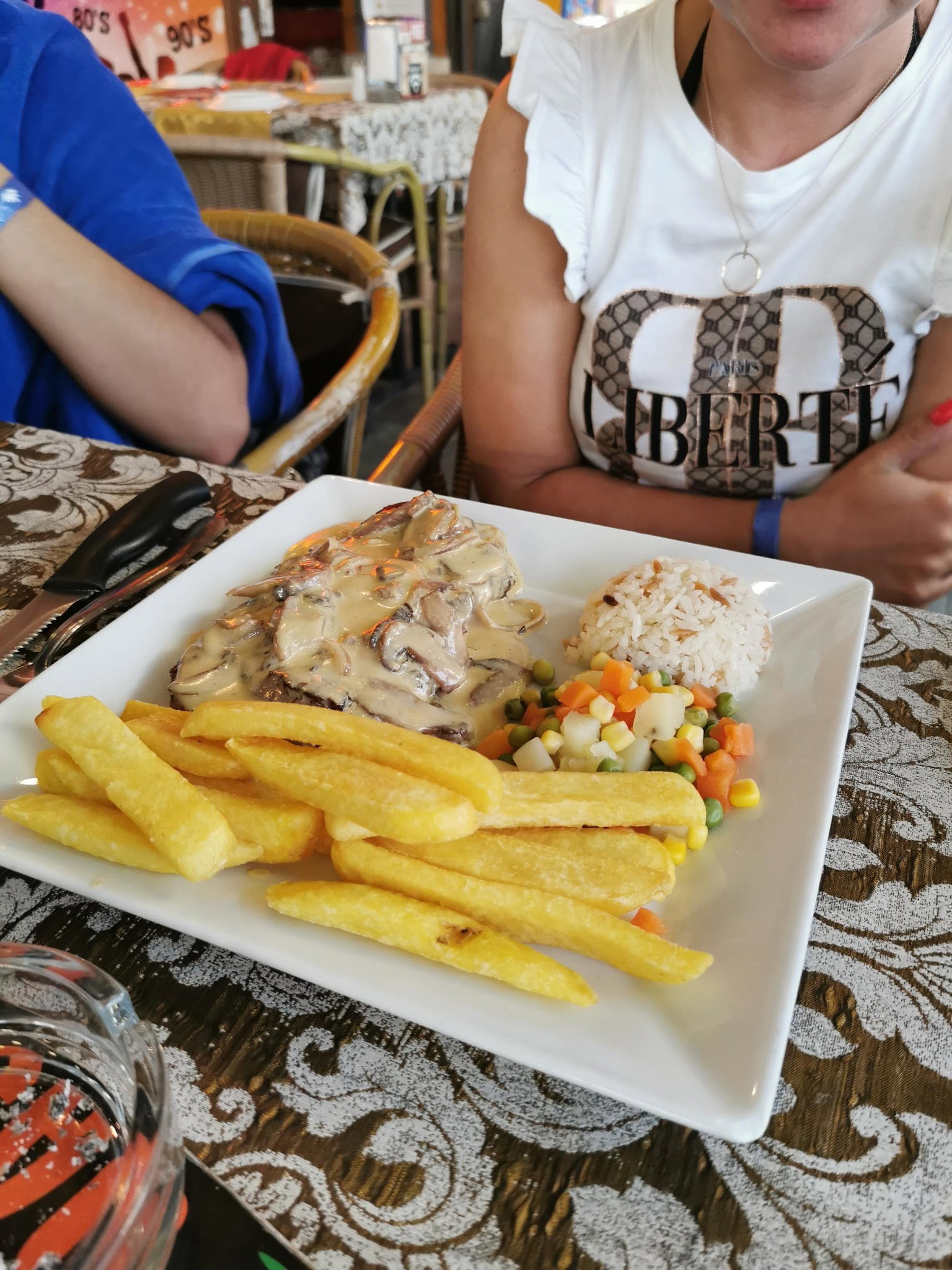 Oasis Bar And Restaurant