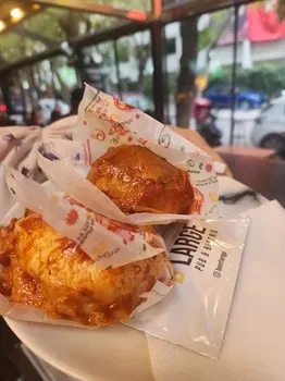 B'Large Pub & Bistro resimleri