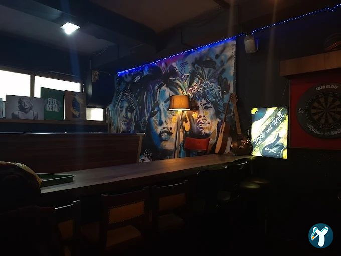 B'Large Pub & Bistro