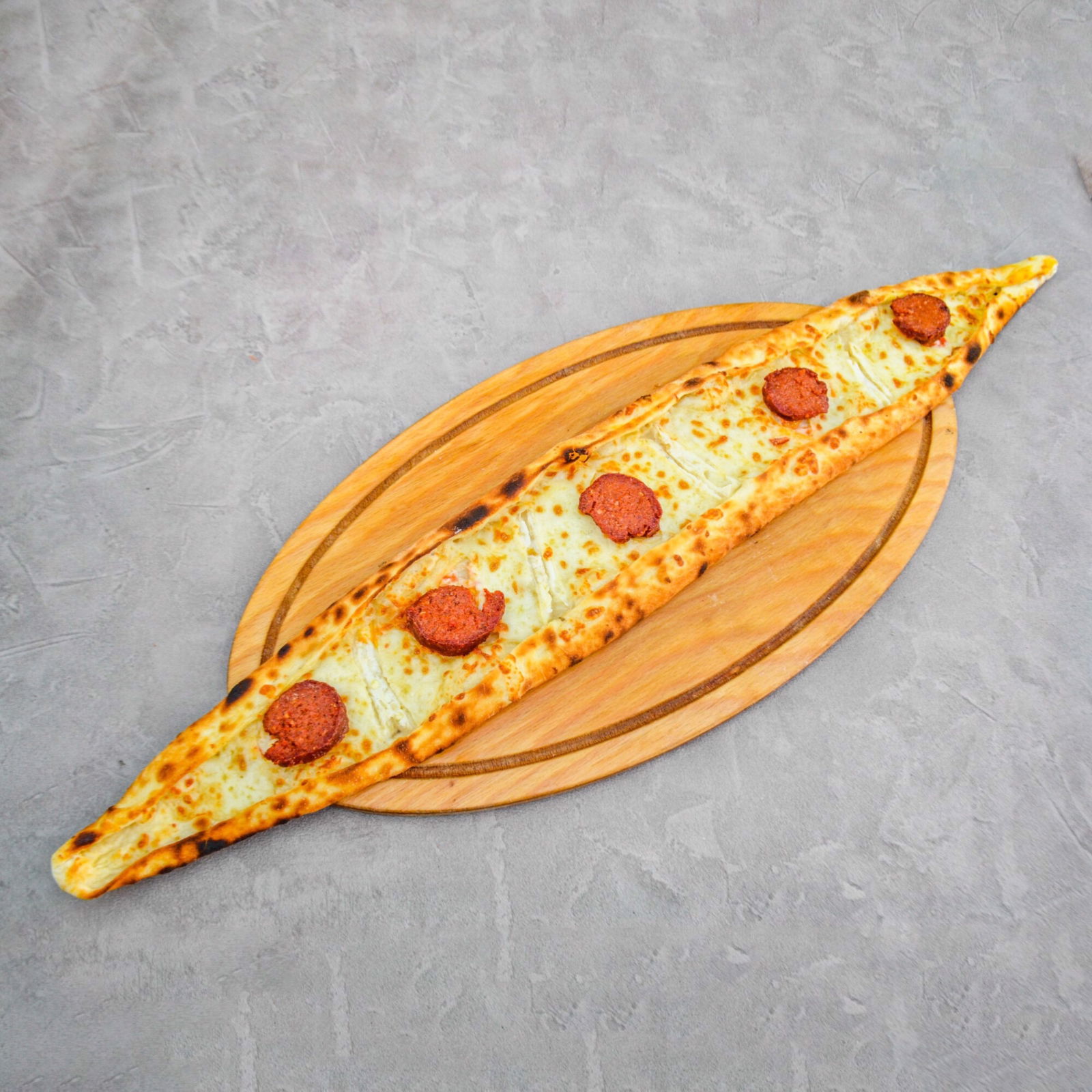 Kaşarlı Sucuklu Pide