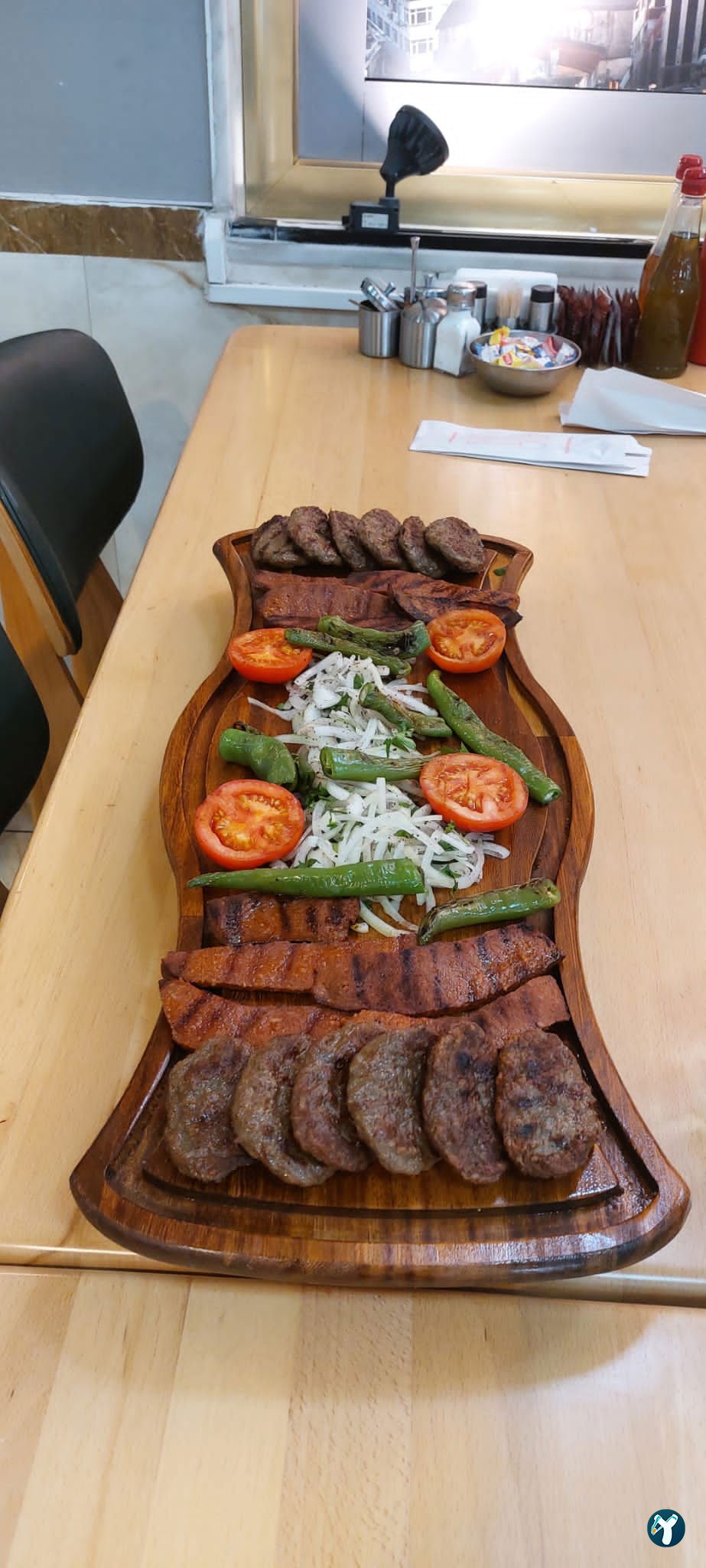 Mi̇s Köfte