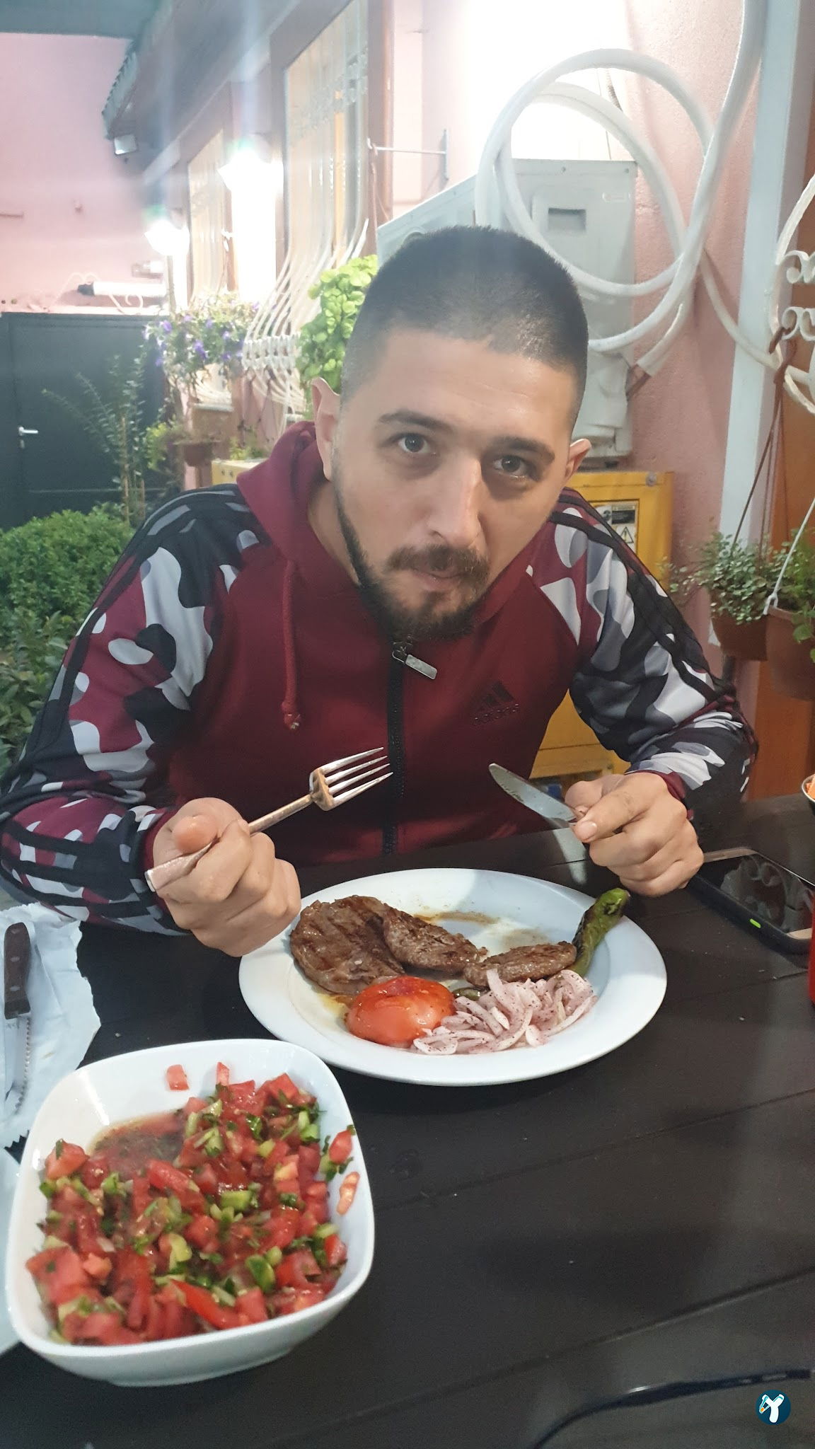 Mi̇s Köfte