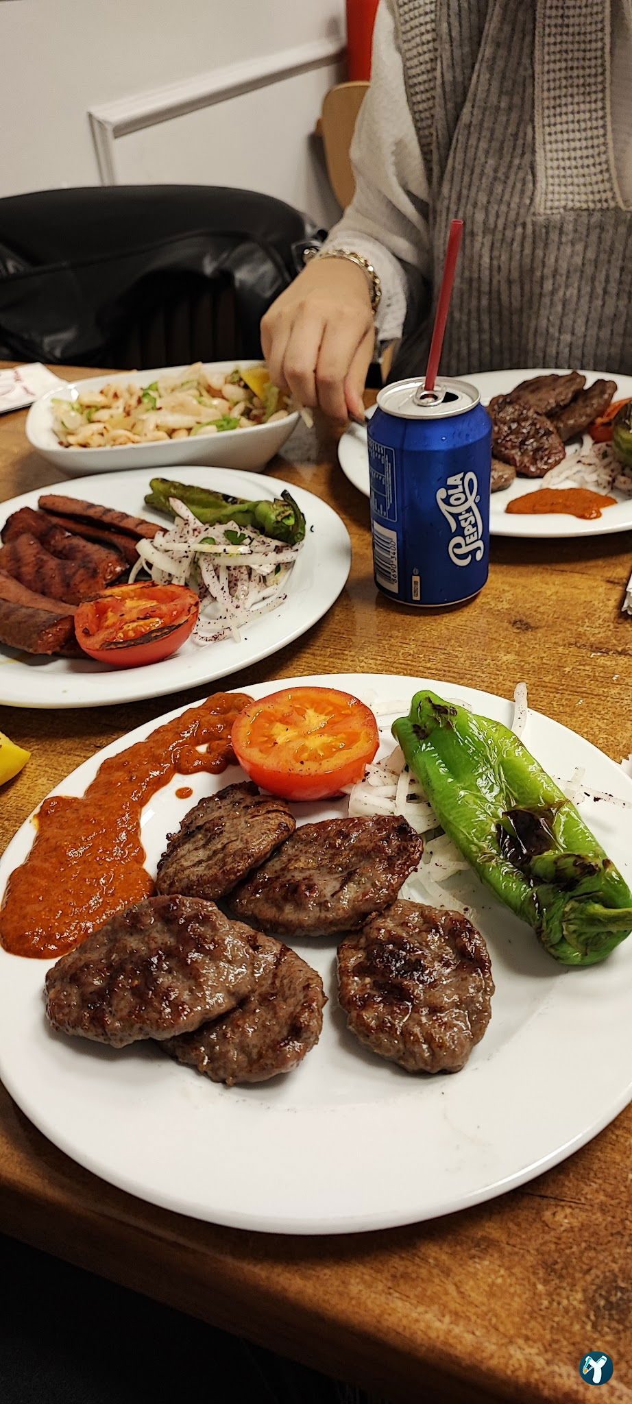 Mi̇s Köfte