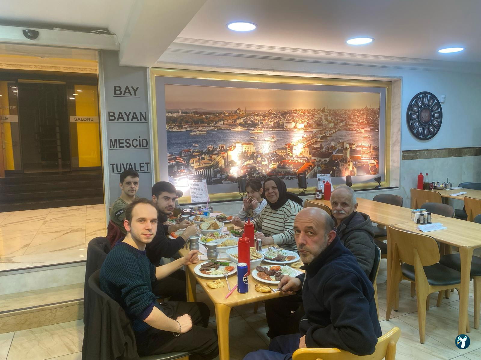 Mi̇s Köfte
