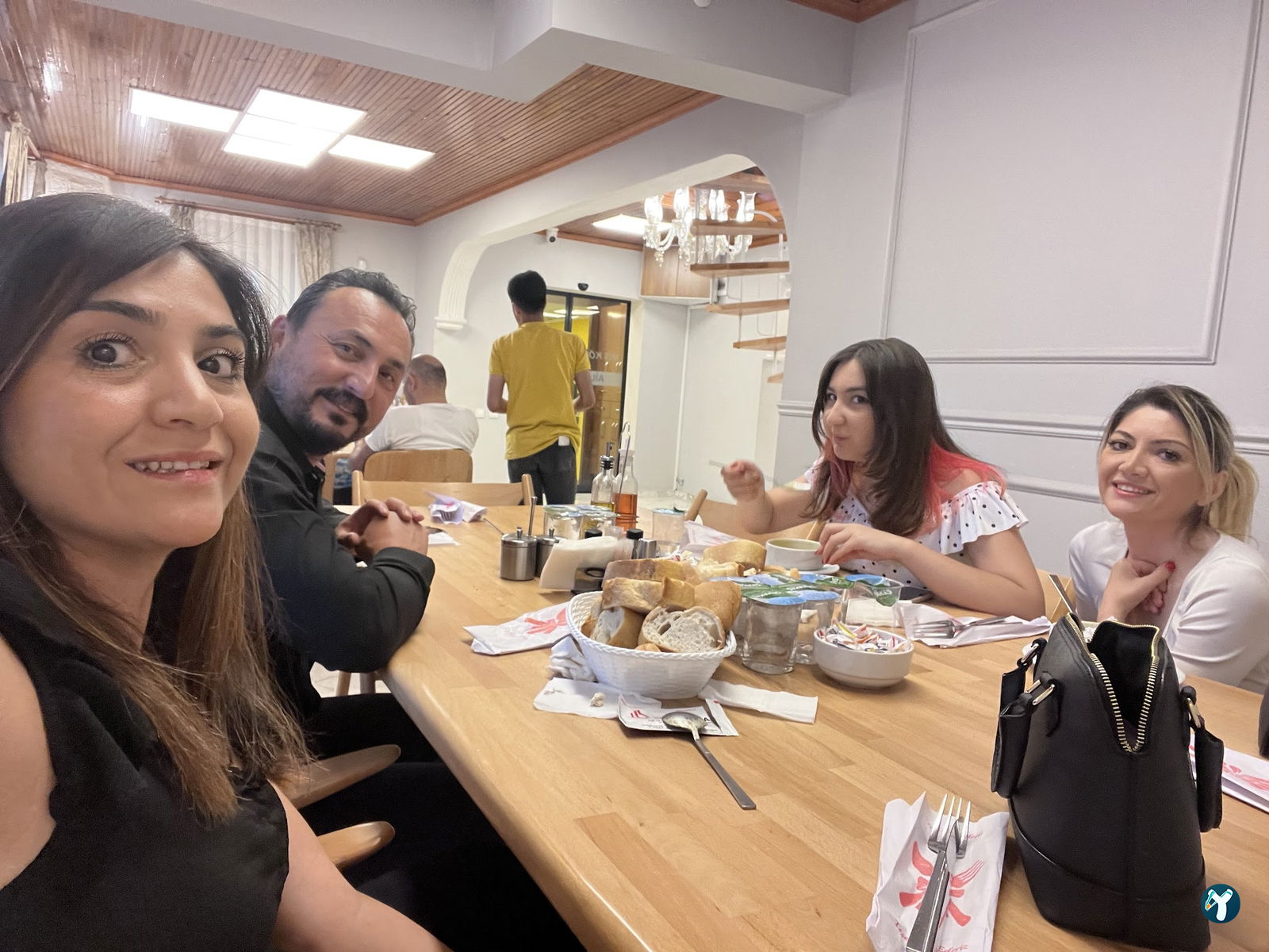Mi̇s Köfte