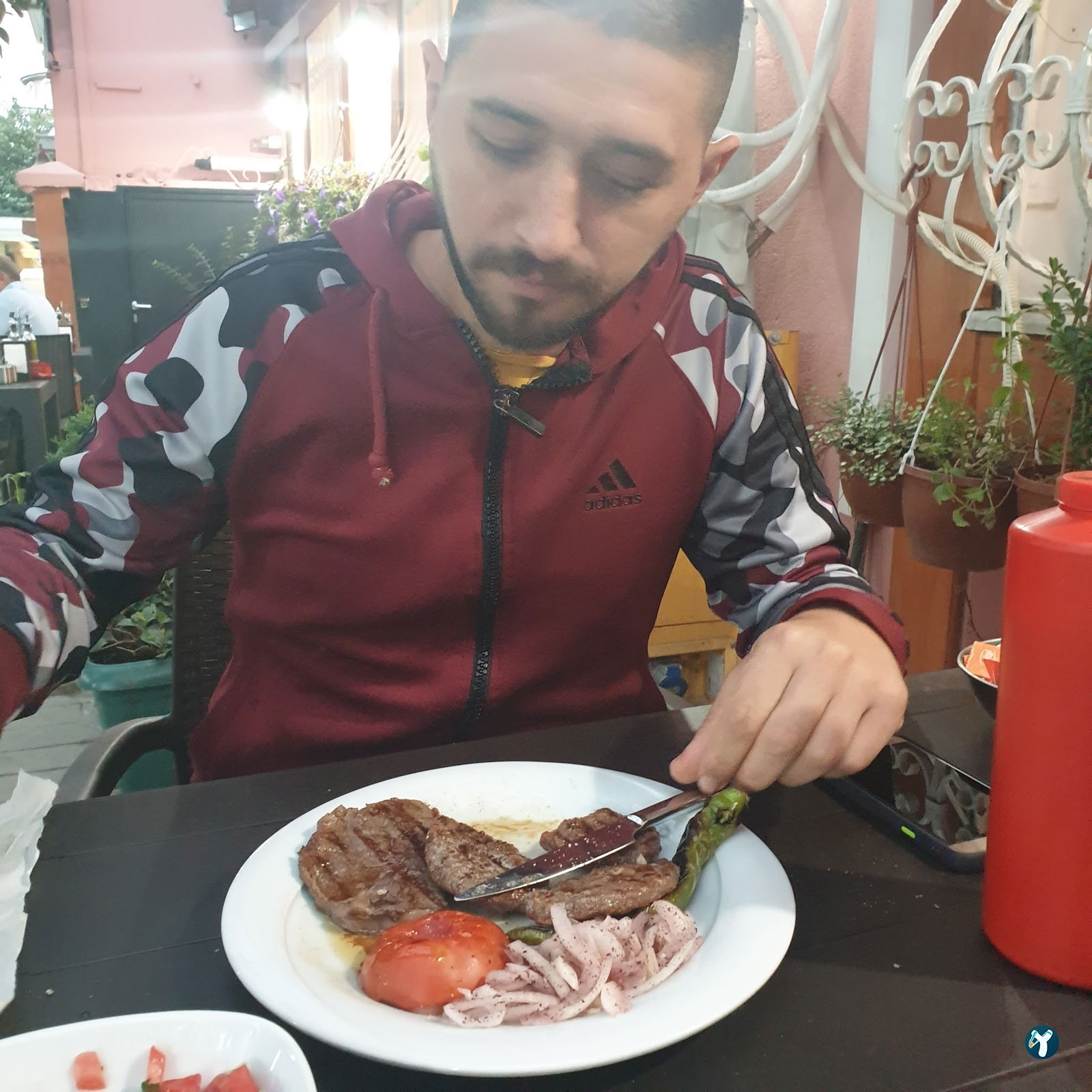 Mi̇s Köfte