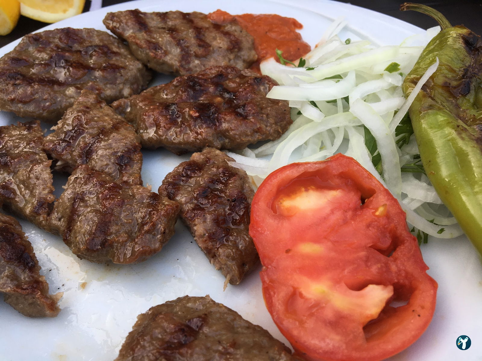 Mi̇s Köfte
