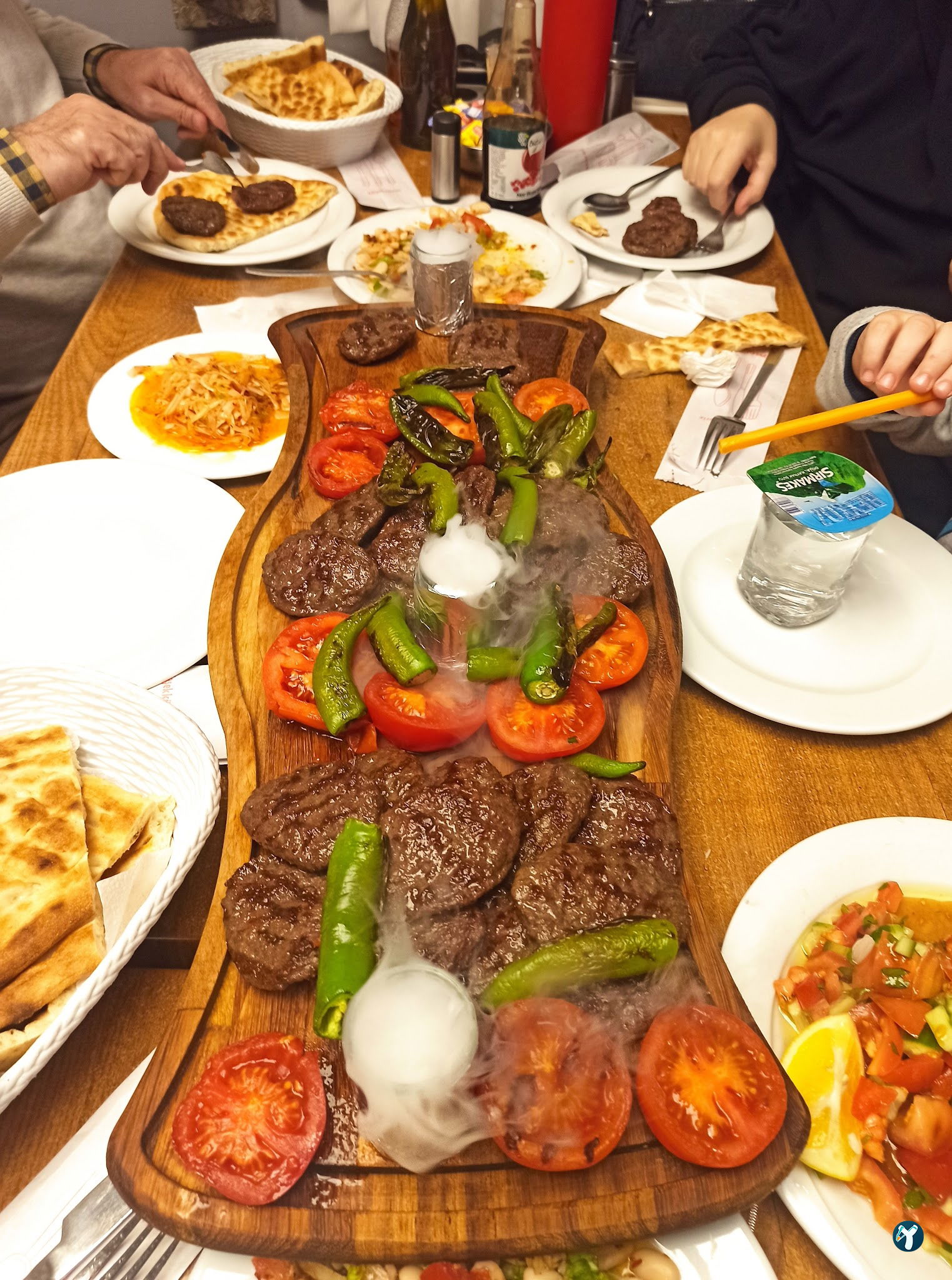 Mi̇s Köfte
