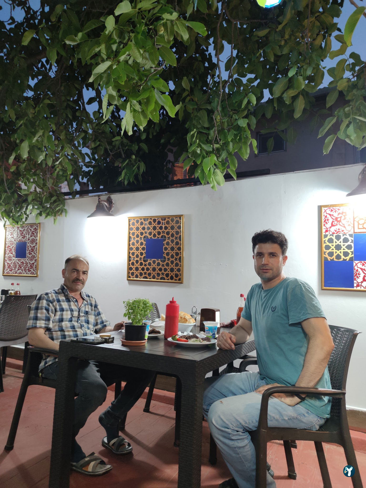Mi̇s Köfte