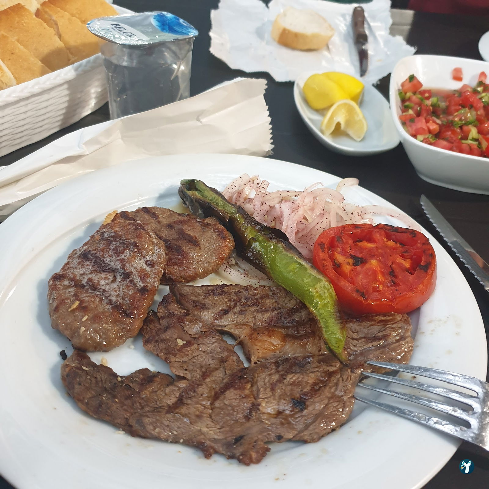 Mi̇s Köfte
