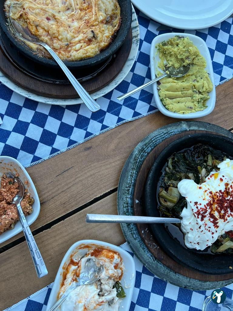 Şef Murat Güzelbahçe Balık Restoranı