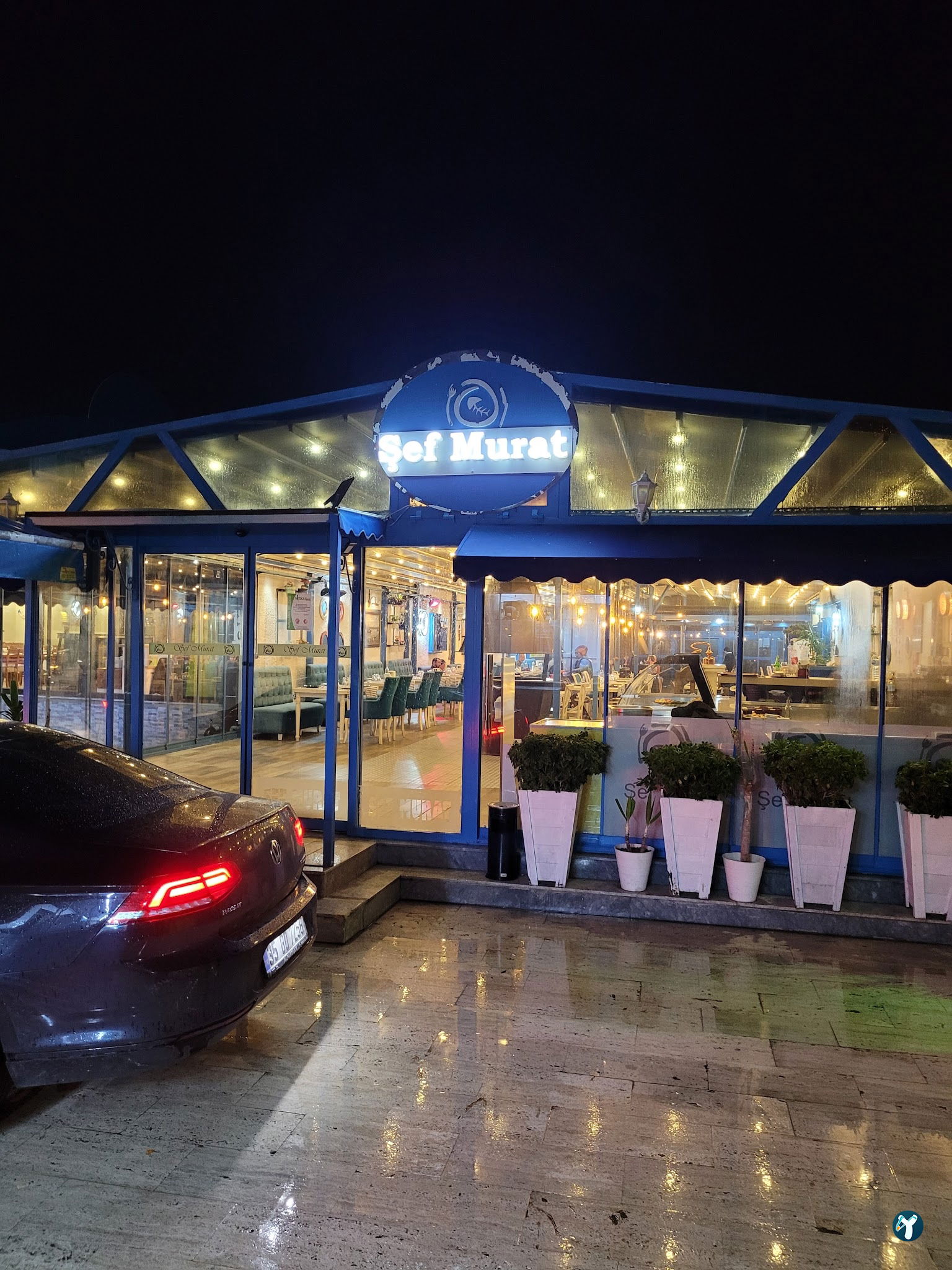 Şef Murat Güzelbahçe Balık Restoranı