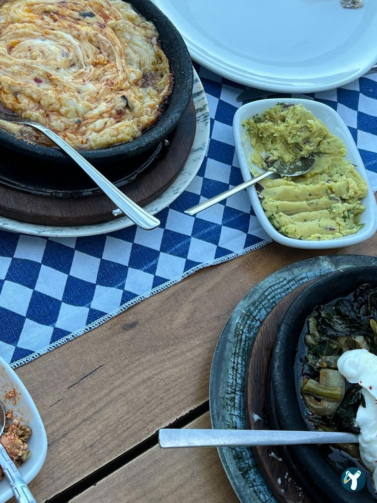 Şef Murat Güzelbahçe Balık Restoranı
