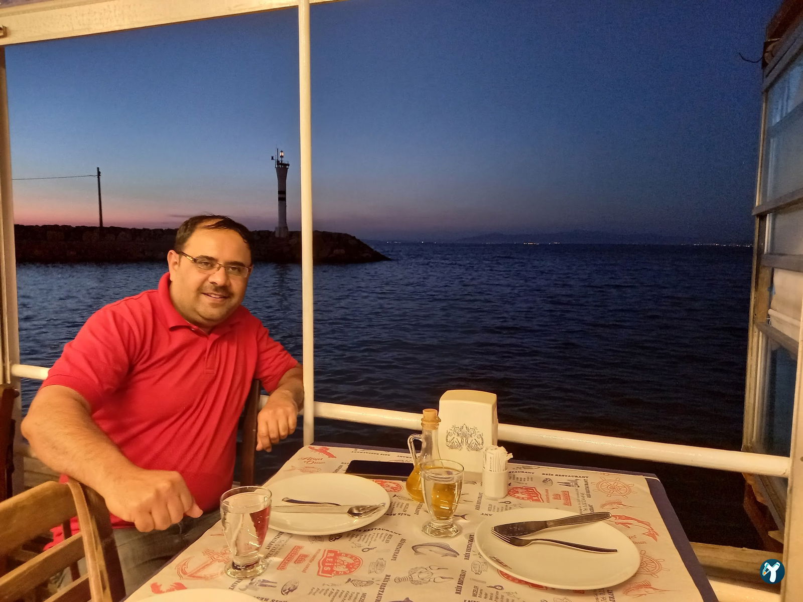 Şef Murat Güzelbahçe Balık Restoranı