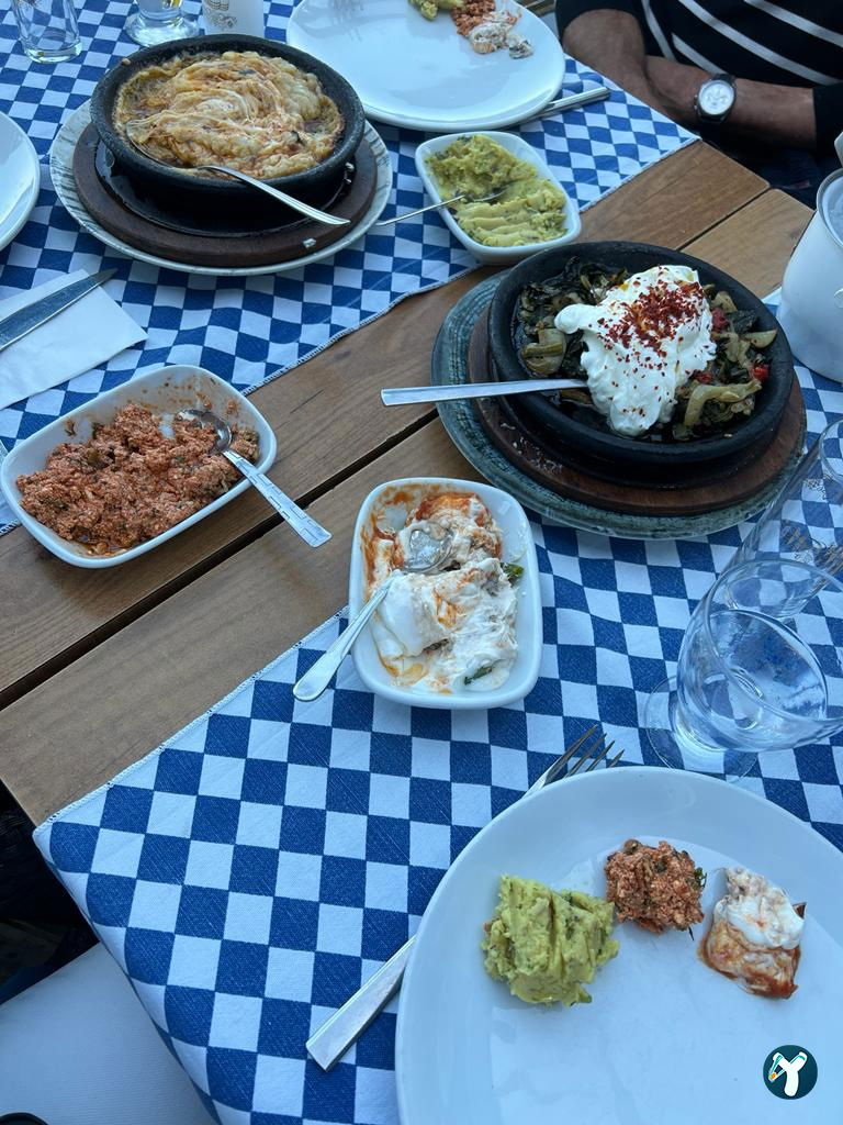 Şef Murat Güzelbahçe Balık Restoranı