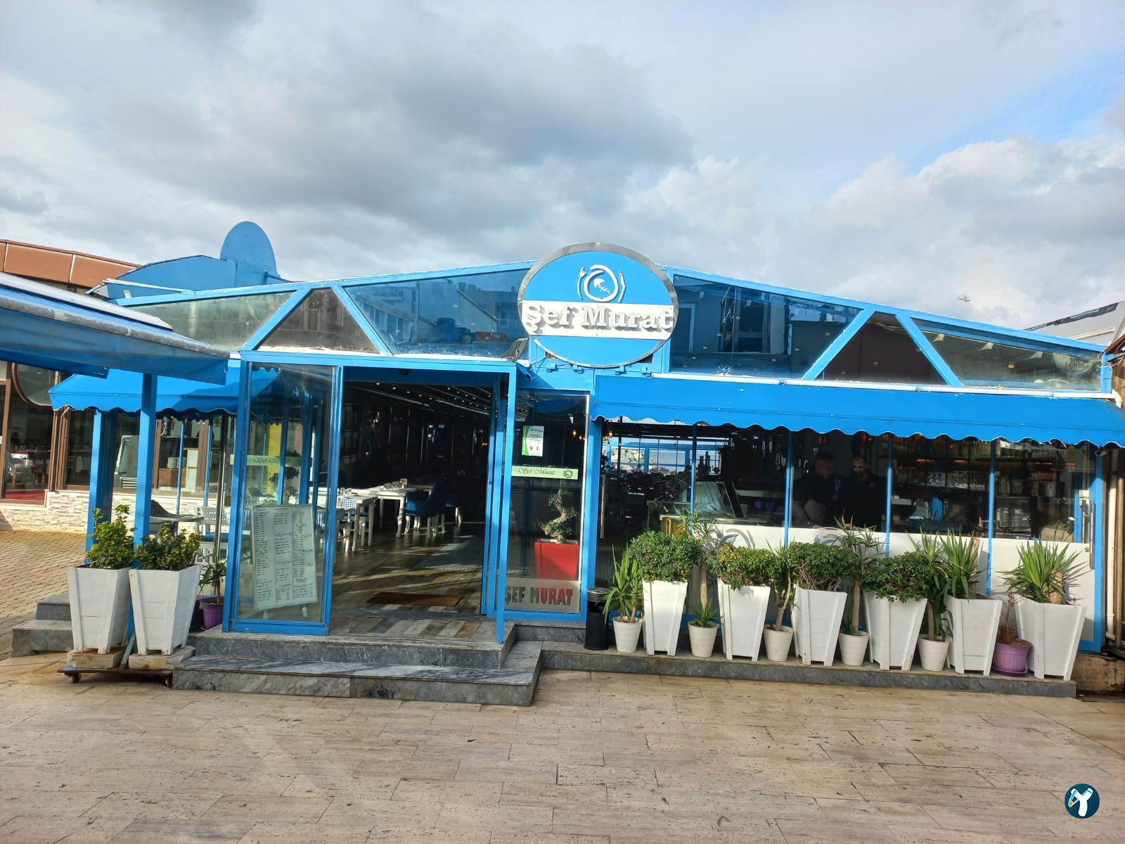 Şef Murat Güzelbahçe Balık Restoranı